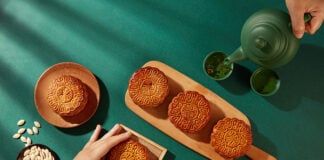 Mid-Autumn Festival: Mooncakes, Moonlight & Rituals for Love